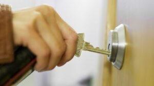 Llave bloqueada — apertura urgente Móstoles